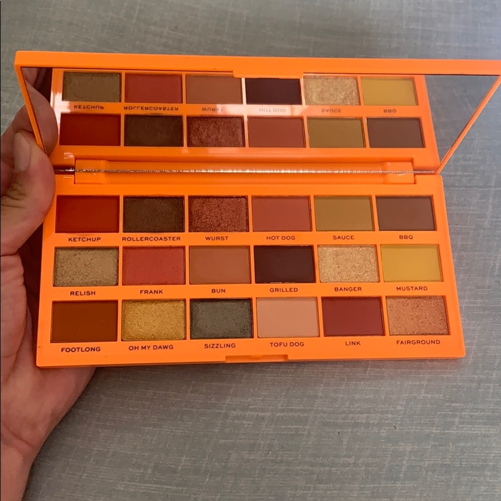 Heart Revolution HotDog Palette 🌭